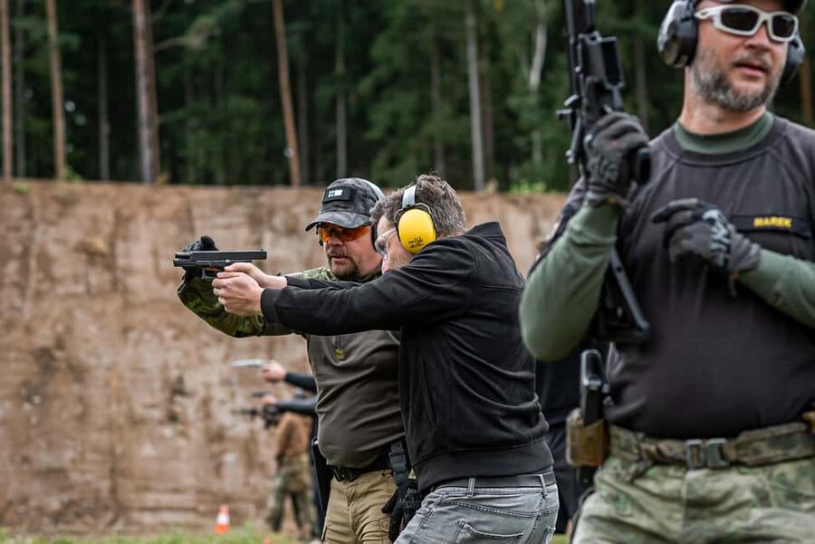 Budapest: Outdoor Shooting Experience + Hotel Pickup - Before you shoot: how the briefing and gear keep it safe