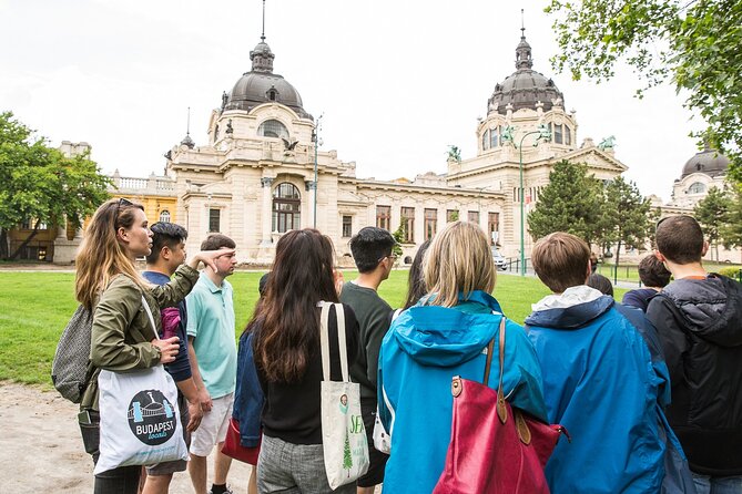 Budapest Overview Private tour - The included snacks and breaks you’ll actually notice