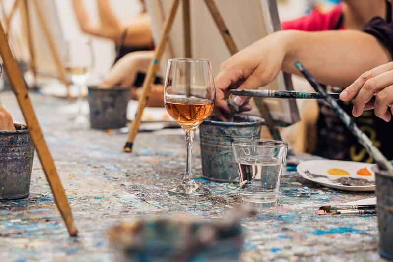 Budapest: Paint and sip experience - Who should book this paint-and-sip class