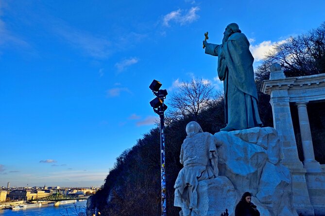 Budapest Panorama Walk - Stop 3: Szent Gellért Monument and the waterfall finish