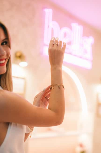 Budapest: Personalized Bracelet-Making Experience - Staff and Vibe: Friendly Help, But Plan for a Businesslike Environment