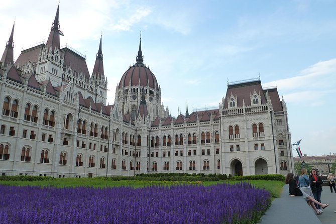 Budapest Pest side tour: Days of Glory - Private Group Time (Up to 6) and Hotel Pickup Comfort