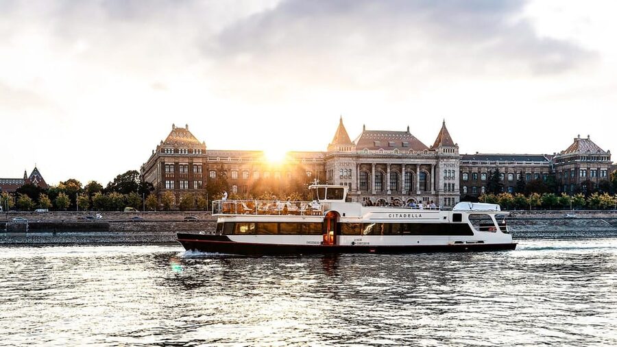 Budapest: Premium Sightseeing Cruise with Tokaj Frizzante - Getting There: Dock 10 by Elizabeth Bridge (Easy If You Use the Trams)