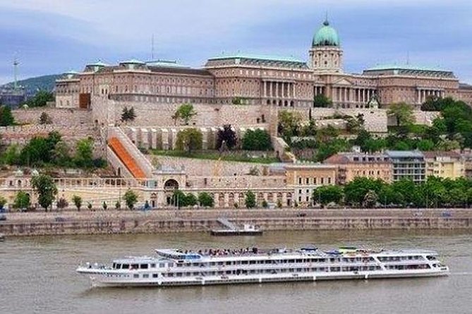Budapest Private 2 hrs. Mercedes Sightseeing Tour - Citadella on Gellért Hill: a quick fortress and city views