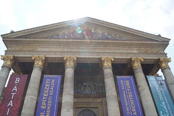 Budapest Private 2 hrs. Mercedes Sightseeing Tour - Buda Castle: seeing the kingdom complex without the uphill headache