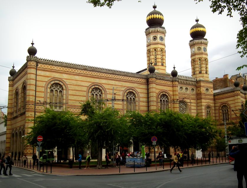 Budapest: Private 3-hour Guided City Tour by Bus - Tips to Make the Most of It