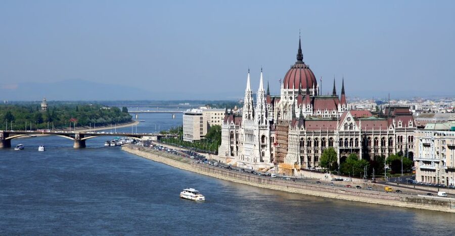 Budapest: Private 3-hour Guided City Tour by Bus - Heroes’ Square and City Park Pass-By Stops