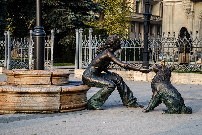 Budapest Private 4 Hour City Tour Experience with a car / van - House of Terror to St. Stephen’s Basilica and Parliament