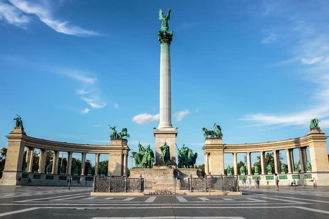 Budapest Private Arrival Transfer: Railway station to hotels - A/C Comfort and Real Space for Suitcases