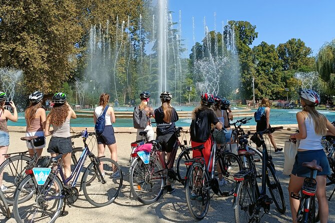 Budapest private Bike & e-Bike Tour with a drink - Getting Oriented in Budapest: the 3-hour bike loop that works fast