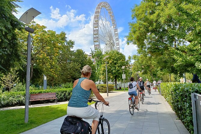 Budapest private Bike & e-Bike Tour with a drink - Hungarian Parliament Building: the photo moment that shapes your skyline expectations