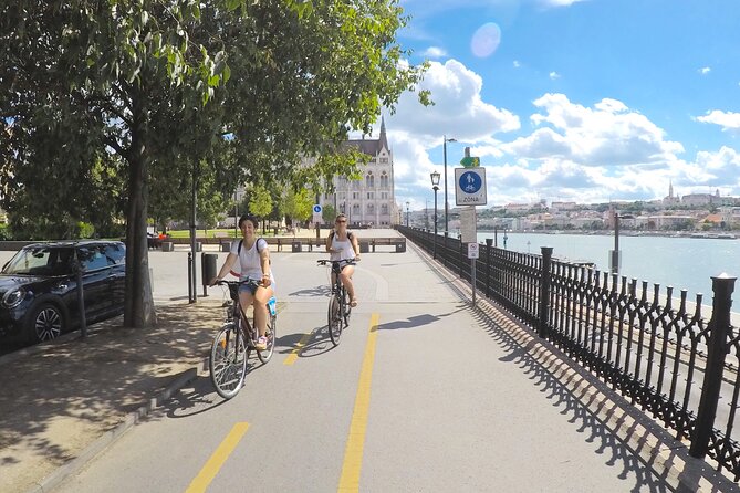 Budapest private Bike & e-Bike Tour with a drink - Margaret Island: park therapy plus a real break with Fröccs