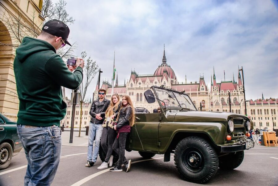 Budapest: Private City Tour with a Vintage Russian Jeep - The Danube Bank and Shoes Memorial Near Chain Bridge (Daylight Only)
