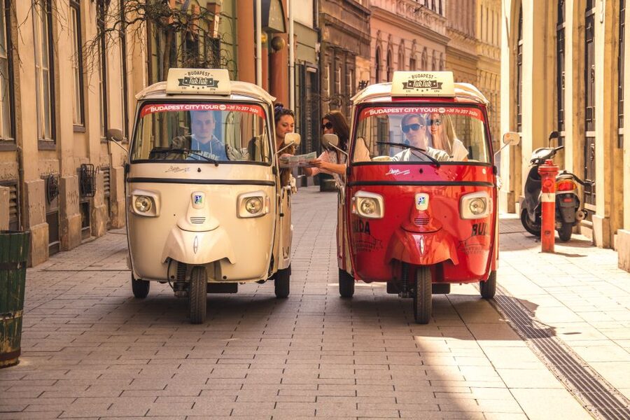 Budapest: Private City Tuk-Tuk Tour & Boat Cruise - Key moments worth planning around