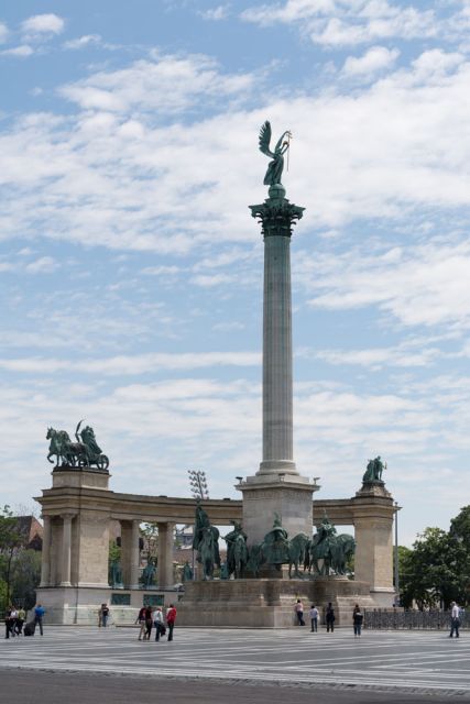 Budapest: Private City Tuk-Tuk Tour & Boat Cruise - Why a private tuk-tuk is a smart way to start Budapest