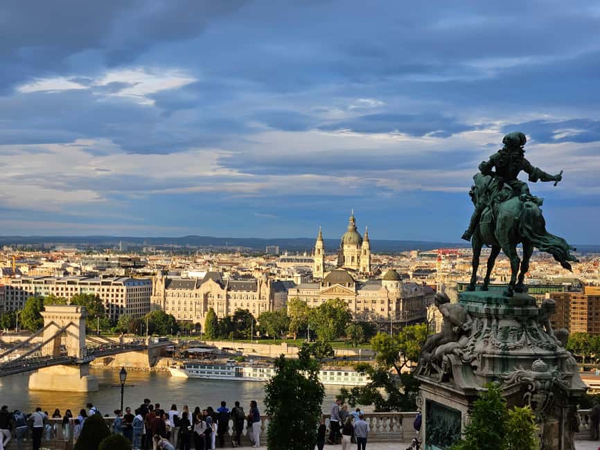 Budapest: Private Customizable Guided Tour - Why a private, theme-based Budapest guide fits 3.5 hours