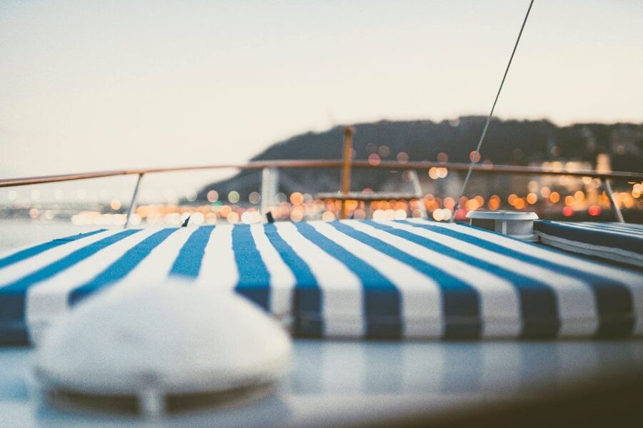 Budapest: Private Danube Yacht Cruise with Welcome Drink - Key highlights you’ll feel right away