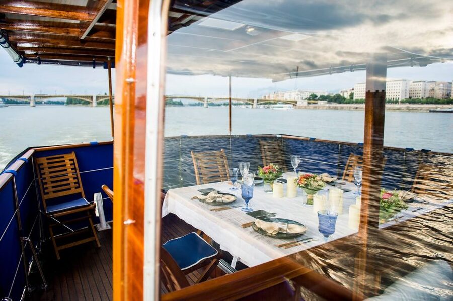 Budapest: Private Danube Yacht Cruise with Welcome Drink - Why a Budapest private Danube yacht view beats the usual
