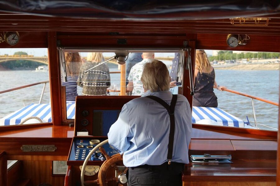 Budapest: Private Danube Yacht Cruise with Welcome Drink - The sunset timing trick: why boarding 30 minutes before matters