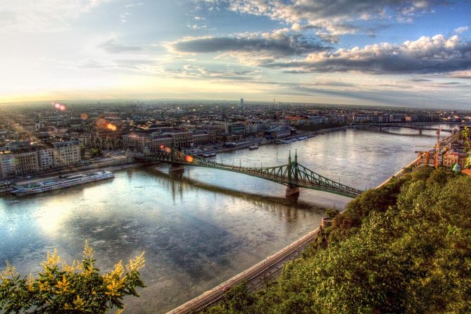 Budapest Private Full Day City Tour with a comfortable air -conditioned car - Pickup, comfort, and how the car changes the day
