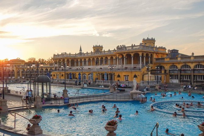 Budapest Private Full Day City Tour with a comfortable air -conditioned car - Gellért Hill viewpoints and the Liberty Statue area