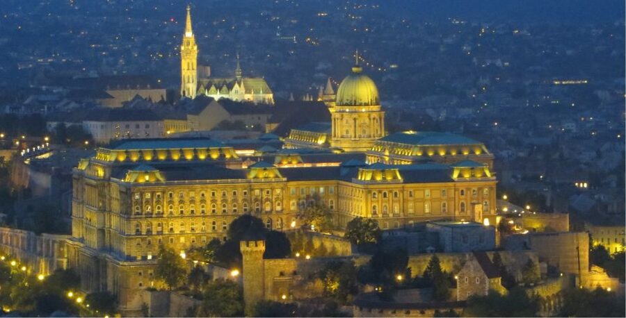 Budapest: Private Luxury Sightseeing Tour - Across the Chain Bridge: Buda Castle area and the medieval core