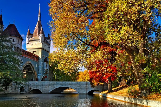 Budapest Private Luxury Sightseeing Tour with Guide and Transport - Heroes Square and Vajdahunyad Castle: history and a park stroll