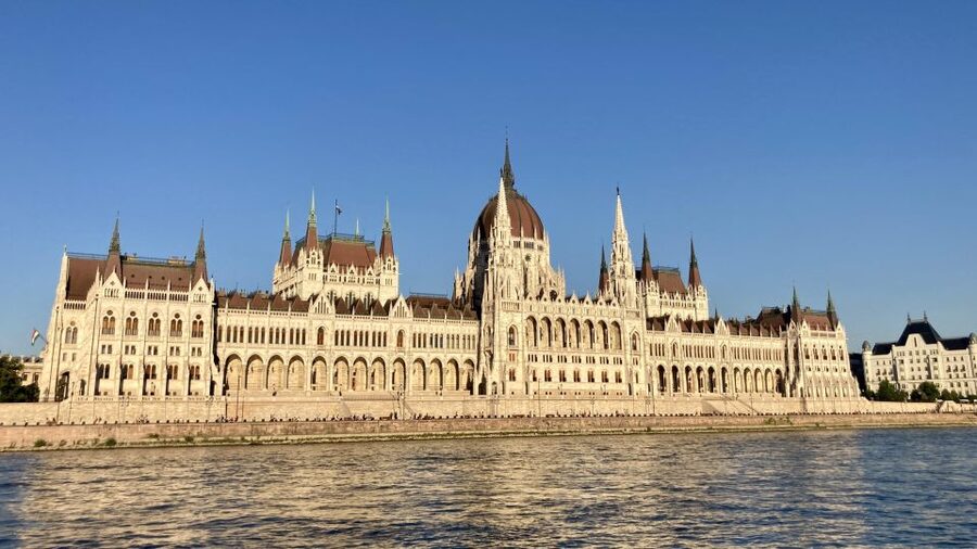 Budapest: Private Sightseeing Tour by car - A private car that actually helps you see Budapest