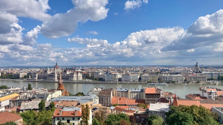 Budapest: Private Sightseeing Tour by car - Margaret Bridge and the “travel by scenery” approach