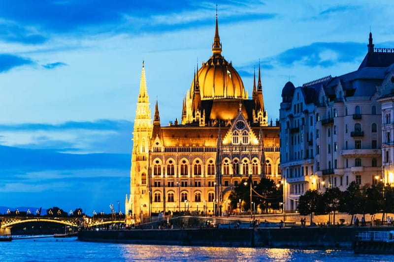 Budapest: Prosecco Dinner Cruise with Live Music - Key things to know before you go