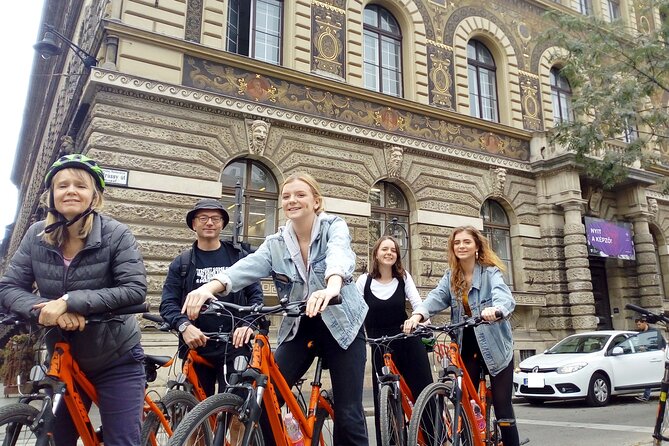 Budapest relaxed bicycle tour at sunset - Batthyány Square: a photo-friendly walk along the Buda side