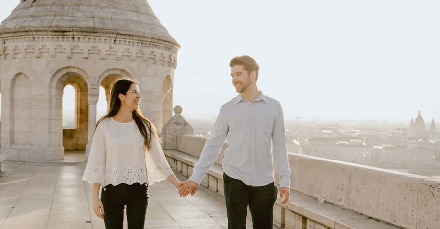 Budapest: romantic photoshoot at Buda's iconic sightseeings - The 45-minute couples session: what the photographer actually does
