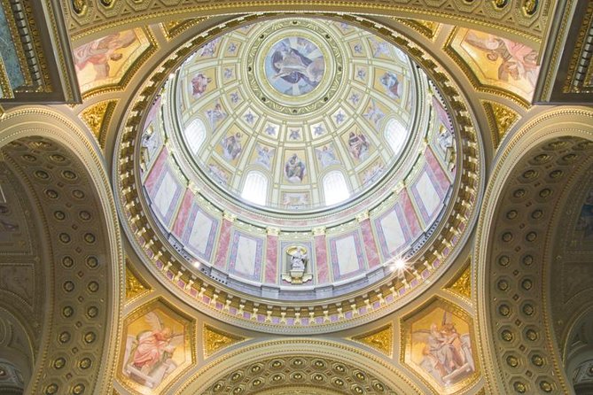 Budapest: Saint Stephen's Basilica Tour - Sound and Crowds: What to Watch for Inside a Big Church