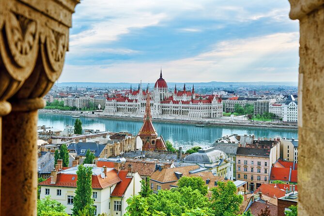 Budapest Scavenger Hunt and Highlights Self Guided Audio Tour - Price and logistics: what $8.40 buys you
