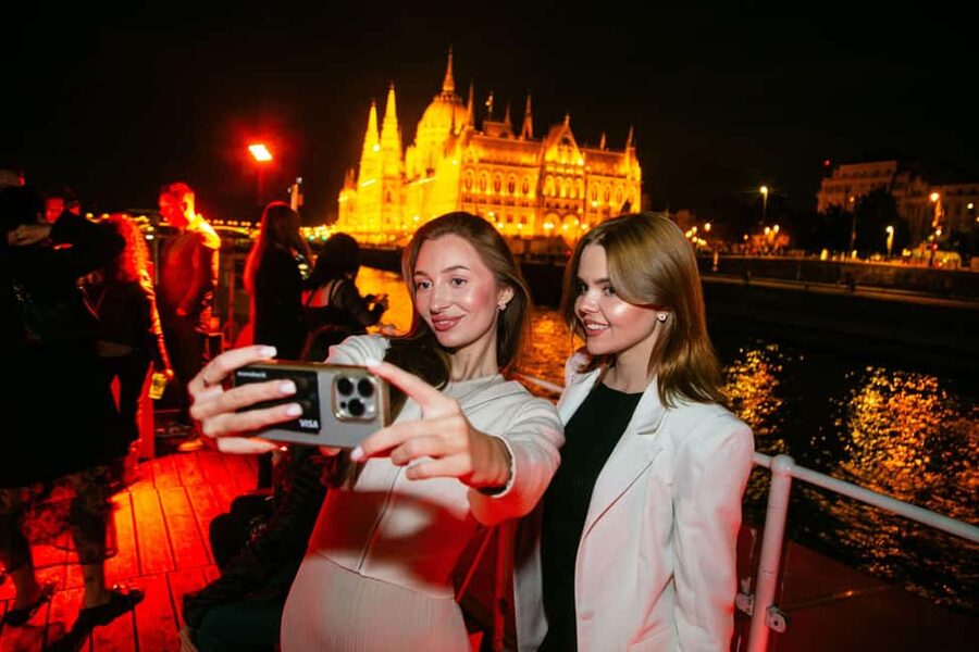 Budapest: Sightseeing River Cruise with Unlimited Cocktails - The Value Question: Is $29 a Smart Use of Time?