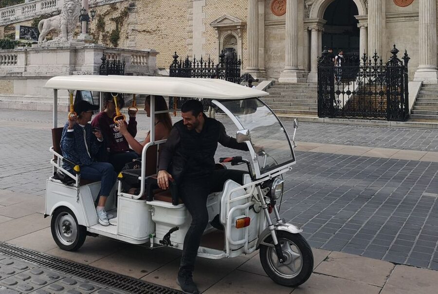 Budapest: Sightseeing Tour by Electric Tuktuk - Heroes’ Square to Vajdahunyad Castle: the Pest opener