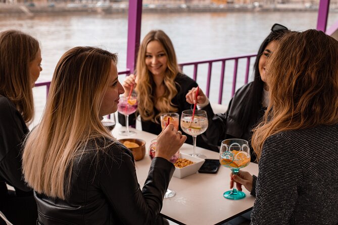 Budapest Sightseeing with Drink Included - A 60-minute Danube sweep that hits Budapest’s greatest hits