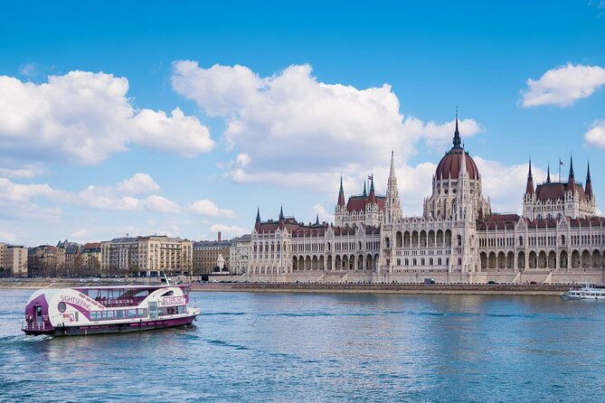 Budapest Sightseeing with Drink Included - Buda Castle and Fisherman’s Bastion: what the river angle buys you