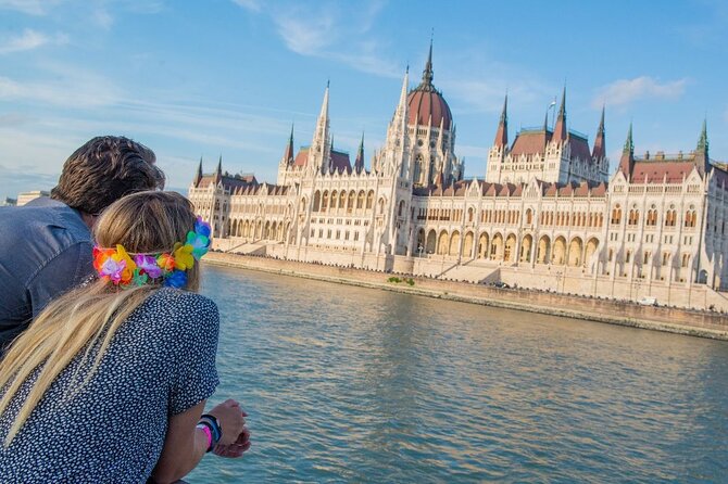 Budapest Sip and Sail Danube Cruise with Unlimited Prosecco - Comfort Matters: Indoor Warmth vs Outdoor Views