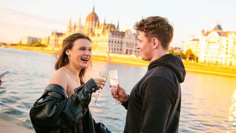 Budapest: Sip and Sail River Cruise with Unlimited Prosecco - Getting There at Akadémia 2 Ponton (and Finding the Right Dock Fast)