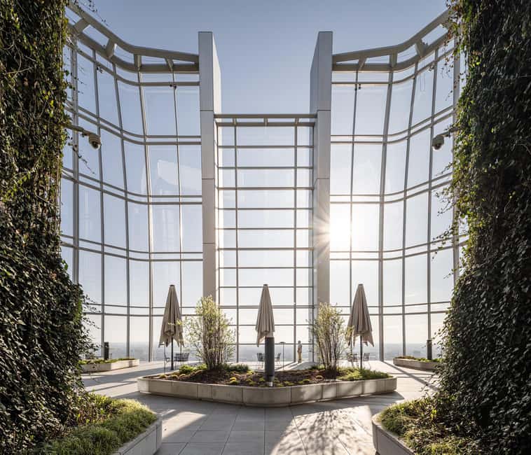 Budapest SkyDeck Tower – Panoramic Lift & Viewing Platform - Timing Your Visit for Sunset and the Photo Window