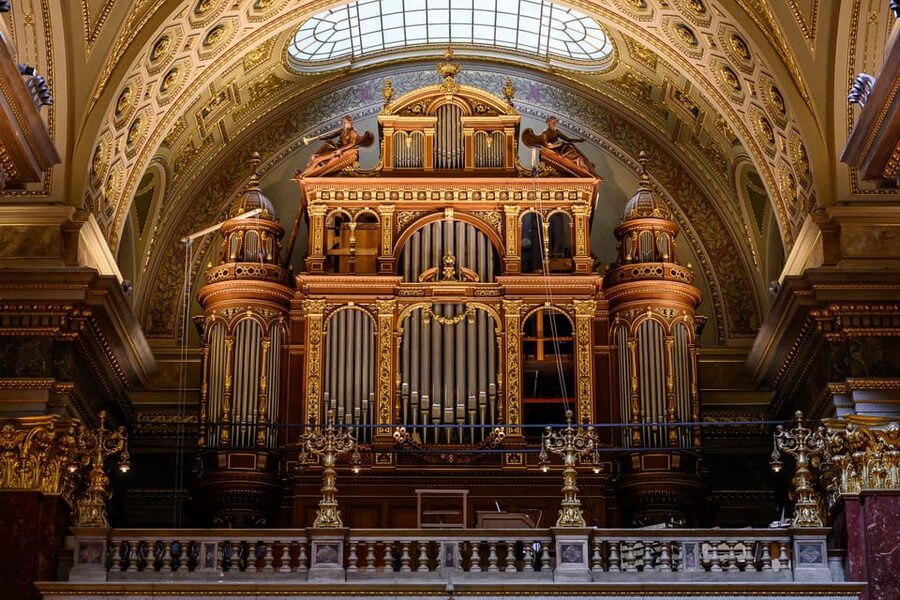 Budapest: St.Stephen's Basilica Grand Organ Concert Tickets - The organist’s instrument talk: history, structure, and the console