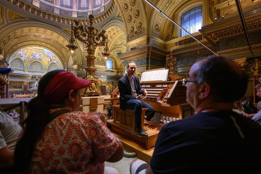Budapest: St.Stephen's Basilica Grand Organ Concert Tickets - From ticket office exchange to meeting the organist at the main entrance