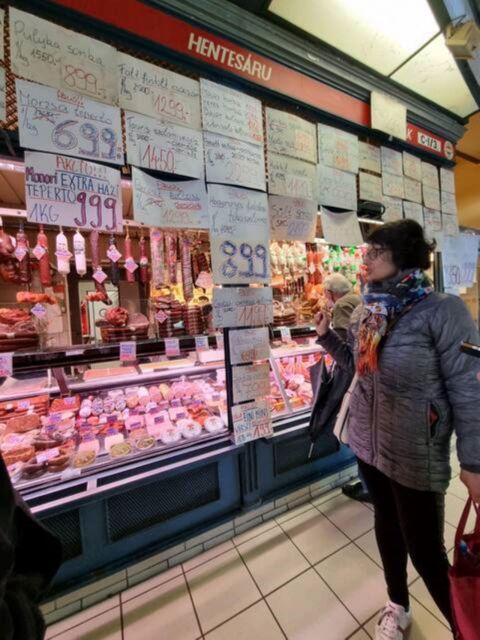 Budapest Streetfood Heaven: Tasting and Markets with a local - Lunch, Dessert, and the Freedom to Shop
