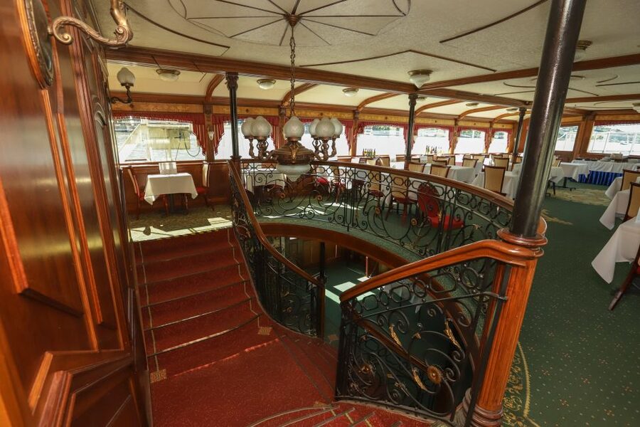Budapest: Summer Brunch & Cruise with Prosecco or Cake - Service, Pace, and the Real-World Comfort of the Boat