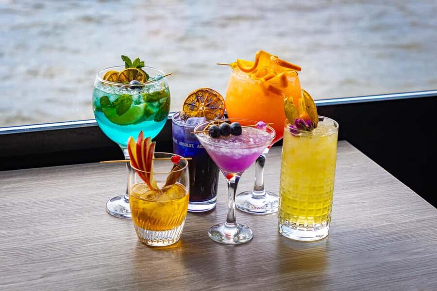 Budapest: Sunset Cocktail Cruise - Key things to know before you board
