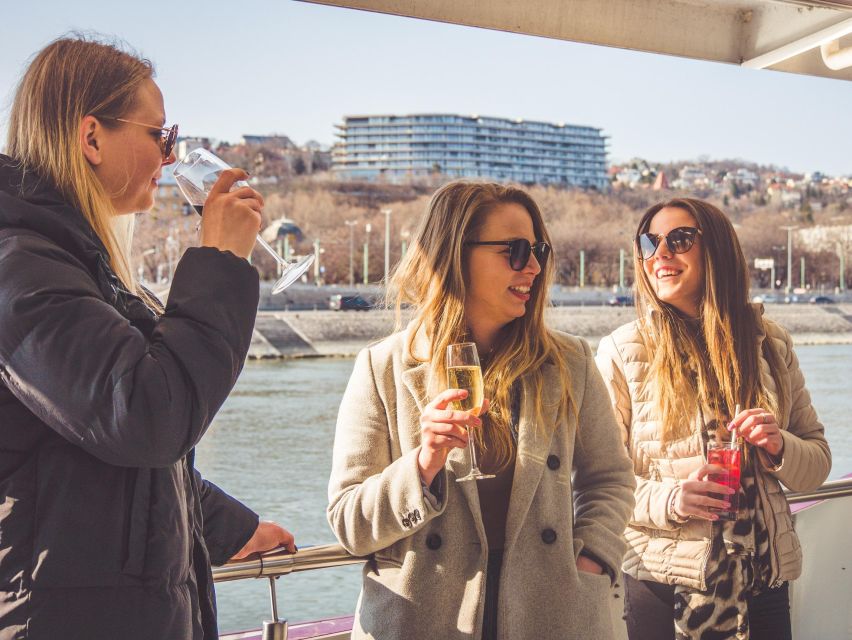 Budapest: Sunset Cocktail Cruise - The cocktail setup: what 2 drinks feels like on the water
