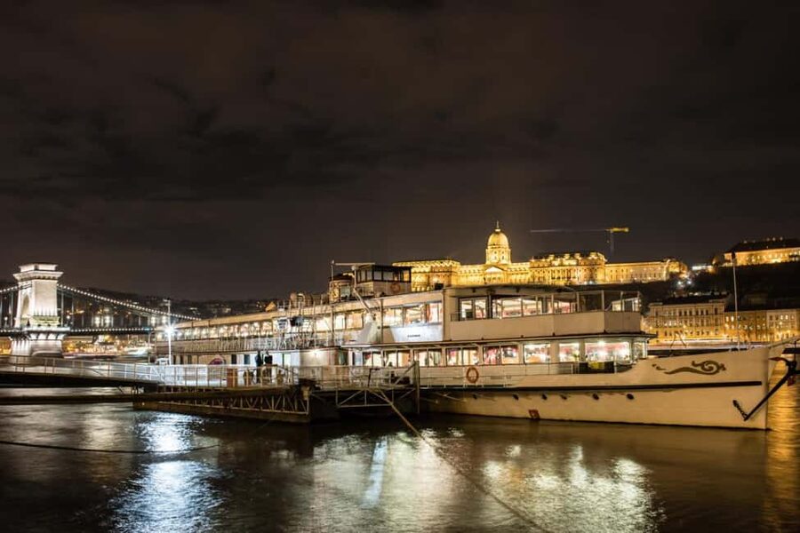 Budapest Super Saver: Spa, Basilica Tour, and Danube Cruise - Practical logistics that keep the day from getting messy