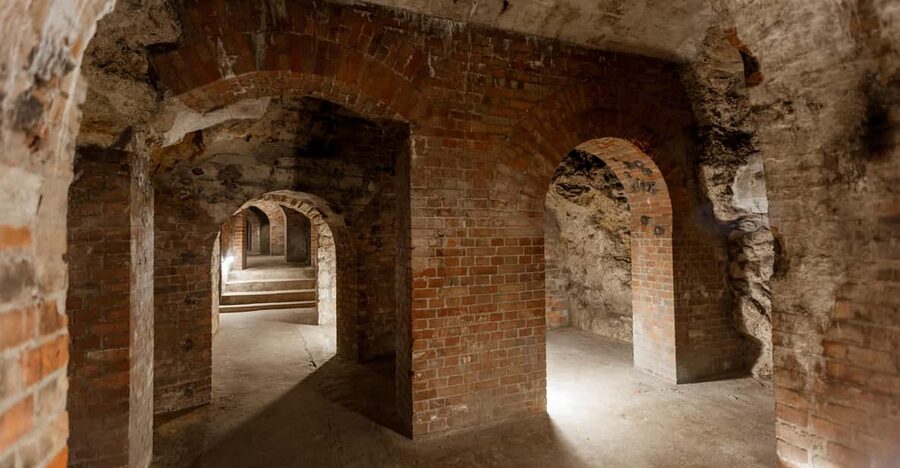 Budapest: The WWII Siege of Buda Castle & Bomb Shelter Tour - The 52-day siege story: cold, water shortages, and trying to survive with dignity