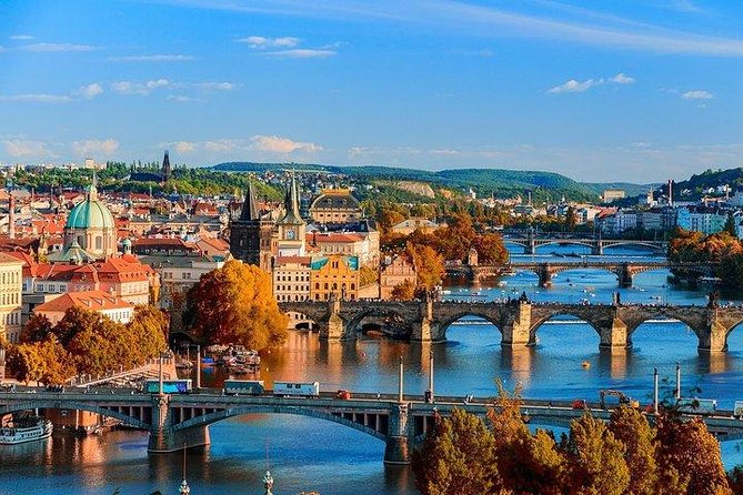 Budapest to Prague Private transfer with 2 hour sightseeing stop - Key things to know before you go